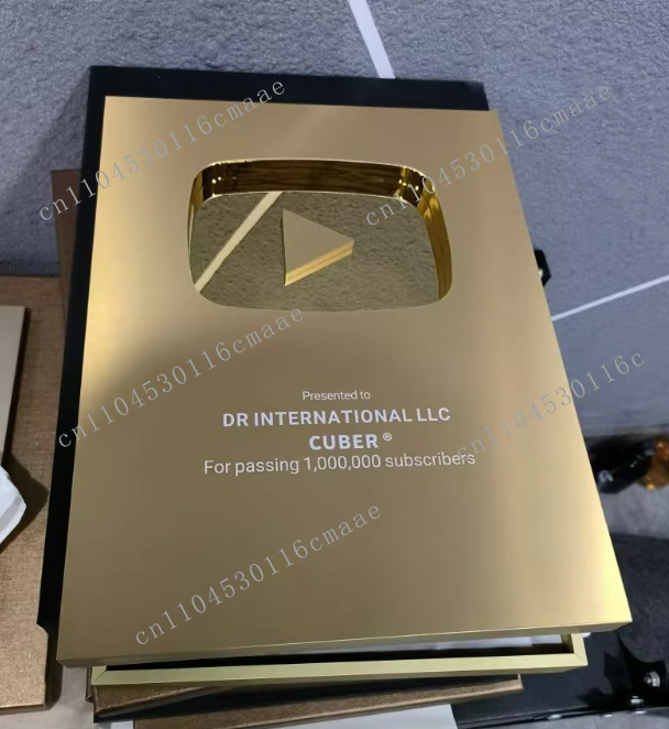 Nagrody za przyciski Play, alu – Esports Gaming Trophy recenzja i cena